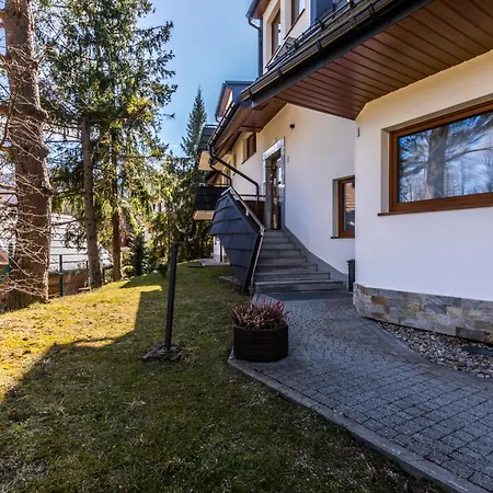 Atena Apartment *